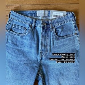 NEW WITH TAGS Everlane curvy cheeky jean